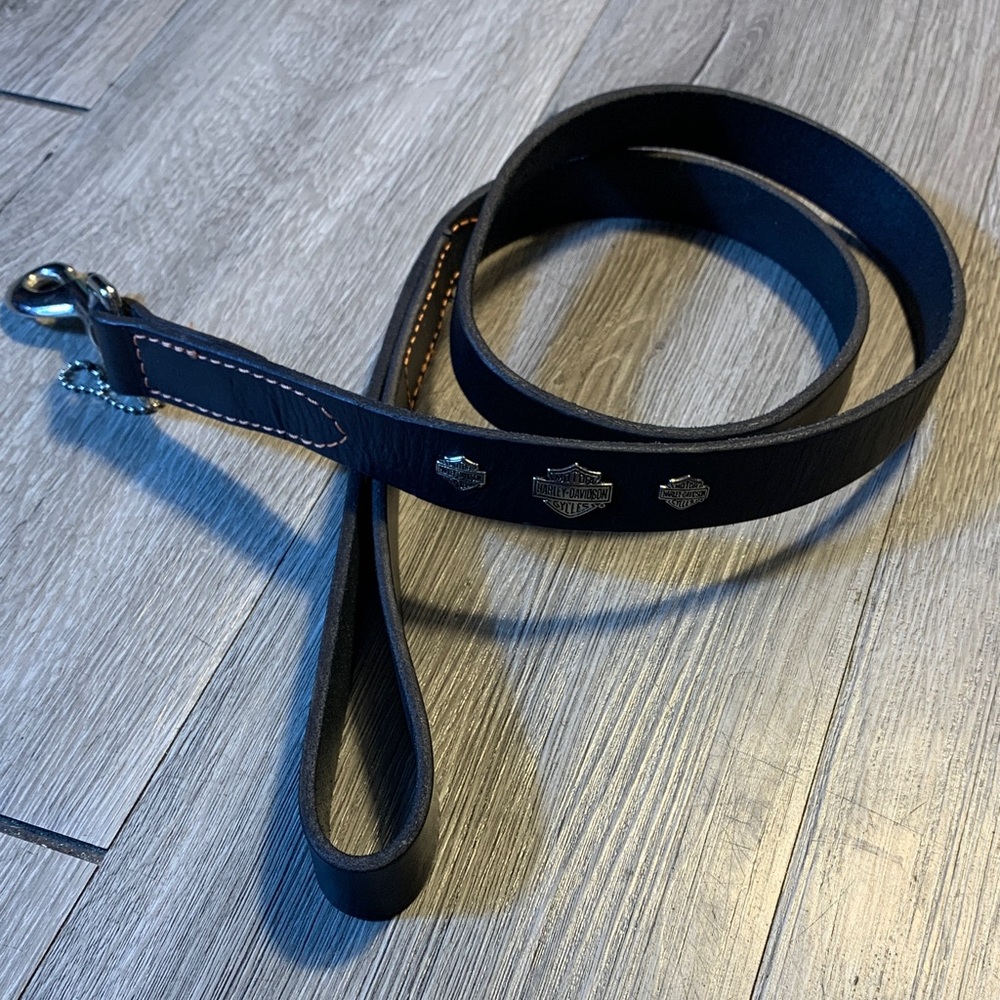 Harley-Davidson Black Leather Bar & Shield Engraved Metal Dog Leash